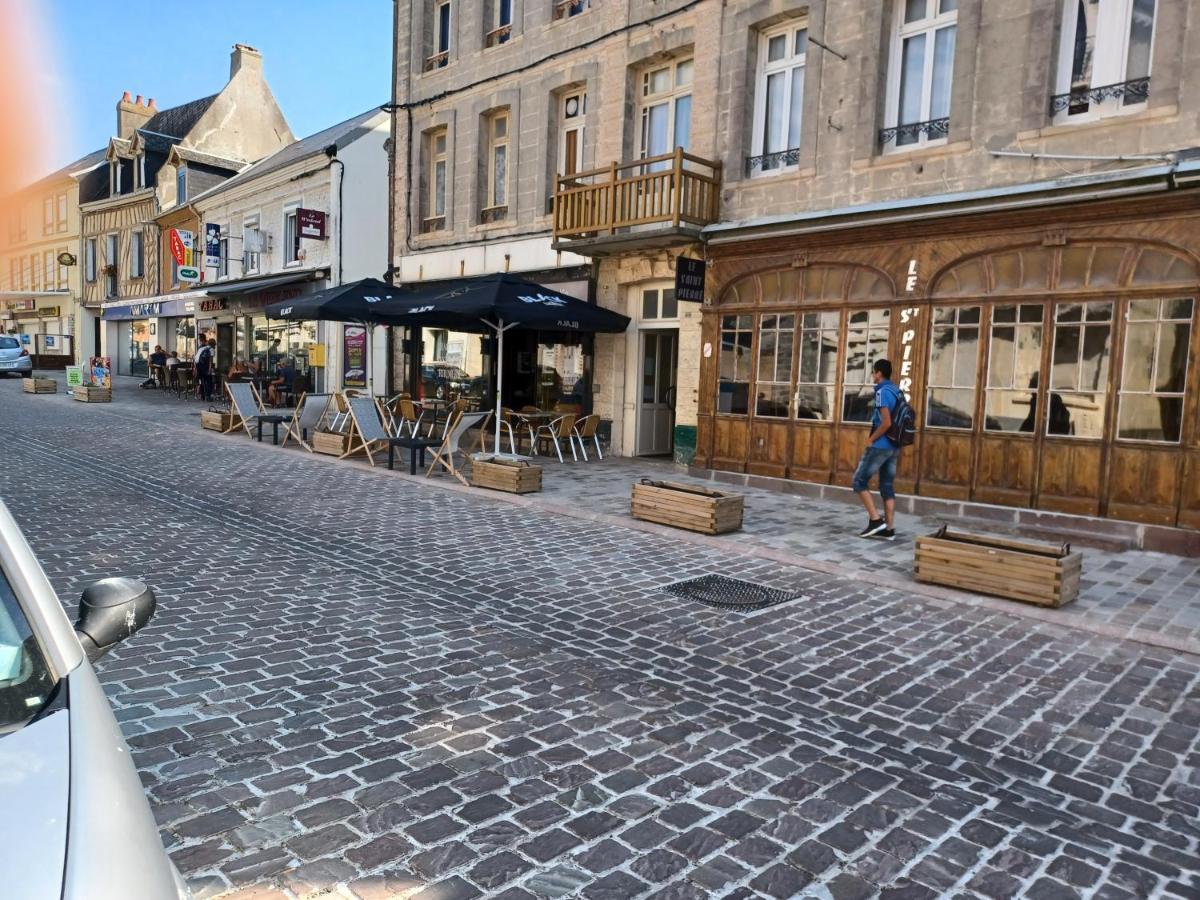 A Côté De La * Ault